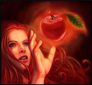 Девушка пытается схватить яблоко