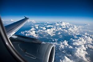 Смотреть на облака из самолета