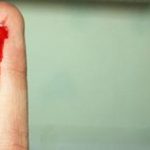 Что значит кровь из пальца по соннику