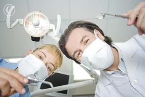 Стоматологи