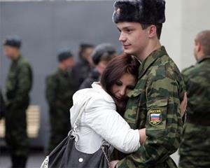 Военный с девушкой