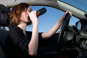 Пьяная женщина за рулём
